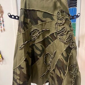Vintage A-Line Midi/Maxi Embroidered lined Camo Skirt. Sz. M/ waist 36 1/2 cm